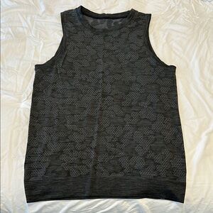 Lululemon muscle tee